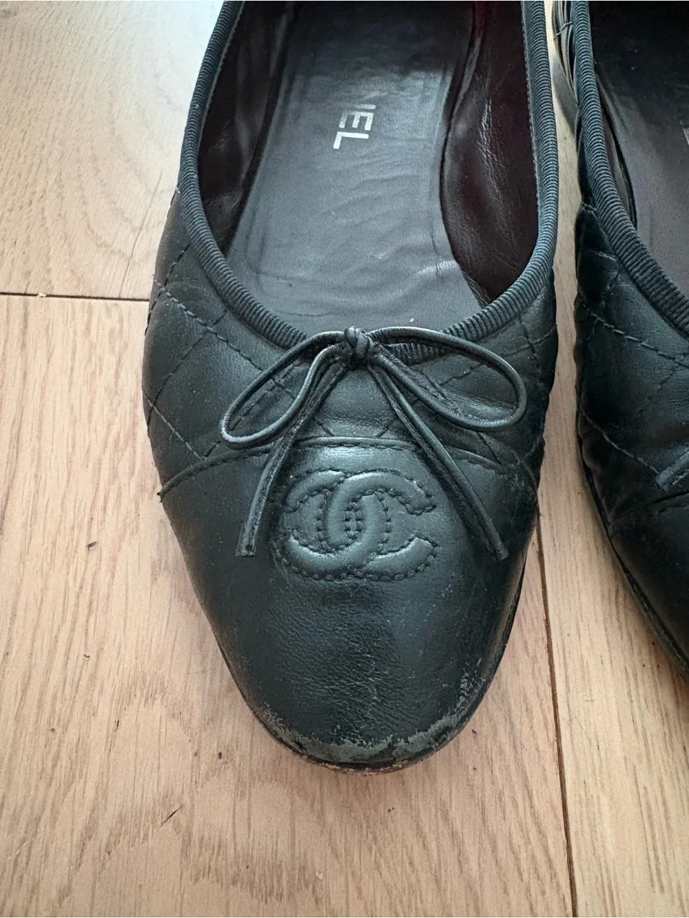 CHANEL Black ballet flats in Quilted Leather. Size 39